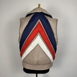 Vintage 80s Mountain Goat by White Stag Puffer Vest – Beige, Chevron Color Block